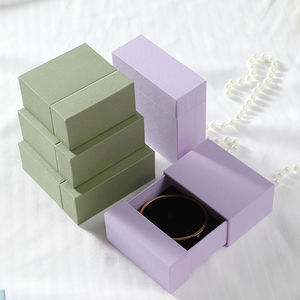 Boîte à bijoux en carton de luxe avec logo personnalisé, en papier fin, pour colliers, avec emballage coulissant pour présentation - Product Image 5