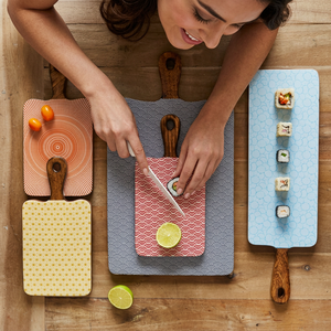 Planches à découper classiques en bois émaillé imprimé, avec planche à découper en bois naturel, lavables au lave-vaisselle, couleur et taille personnalisées, faites à la main - Product Image 1