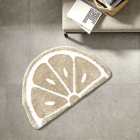 Op maat gemaakte halvemaanvormige oranje fruitvormige antislip zachte pluche microvezel bedmat voor keuken badkamer decoratie vloerkleed