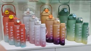 Produits les plus vendus Tomatodos 2000ml Botellones 2 en 1 3 en 1 4 en 1 Ensemble de bouteilles en plastique avec logo personnalisé - Product Image 6