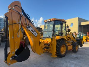 Chargeuse-pelleteuse JCB 3CX entièrement nouvelle, équipement robuste pour les projets de construction auxiliaire routière - Product Image 1