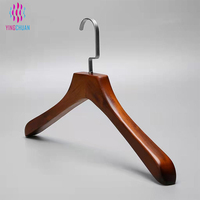Cintres en bois naturel de luxe pour vêtements, cintres personnalisés écologiques et durables en bois naturel pour vêtements