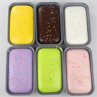 Jouet anti-stress à presser en forme de gâteau, best-seller transfrontalier, en mousse PU, style moule à pain, avec pépites arc-en-ciel, à récupération lente