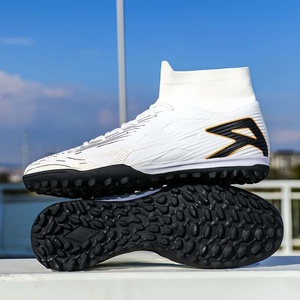 Chaussures de football de haute qualité pour jeunes étudiants, design tendance, semelle intérieure confortable en caoutchouc et mesh pour les sports d'extérieur en automne - Product Image 3