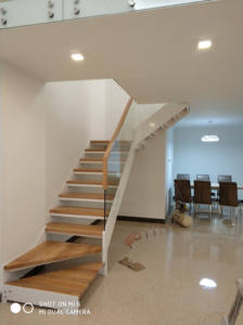 <span class=keywords><strong>Escalera</strong></span> de <span class=keywords><strong>viga</strong></span> recta con Pedal de madera de nogal negro de fábrica GAOBO para Loft en el segundo piso de <span class=keywords><strong>escalera</strong></span> dúplex de acero y madera - Product Image 2