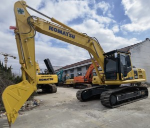 รถขุดตีนตะขาบ เครื่องจักรก่อสร้างสำหรับงานดิน รถขุดมือสอง KOMATSU PC200-8 อุปกรณ์หนัก รถขุด 20 ตัน - Product Image 5