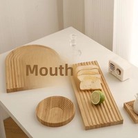 Planche à pain carrée en bois massif de couleur unie, style nordique, dessinée à la main, plateau de rangement pour aromathérapie style Instagram, assiette de thé de l'après-midi, pour photos