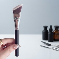 Ensemble de 8 pinceaux de maquillage de luxe à manche en bois et poils synthétiques pour application de fond de teint sur le visage