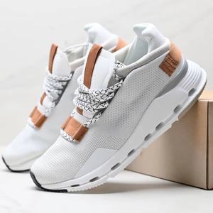 Chaussures de sport Cloud à prix d'usine pour le dropshipping – Baskets respirantes à coussin d'air souple pour hommes et femmes, idéales pour le fitness, le basketball et la course à pied - Product Image 4