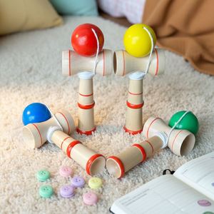 ของเล่นไม้ญี่ปุ่น Kendama สำหรับเด็ก  พร้อมใช้งาน OEM/ODM ได้รับการรับรองมาตรฐาน FSC  ช่วยลดเวลาหน้าจอ  ของเล่นไม้เสริมพัฒนาการแบบมอนเตสซอรี่ - Product Image 4