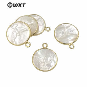 WT-JP237 WKT nouveau design usine directement vente christian religieux la paix pigeon pendentif sculpté naturel blanc pigeon shell pendentif - Product Image 3