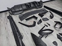 Kit carrosserie M Style amélioré en fibre de carbone sèche forgée, pare-chocs avant, pare-chocs arrière, ailes, aérations latérales, aileron arrière, rétroviseurs pour Ferrari 296