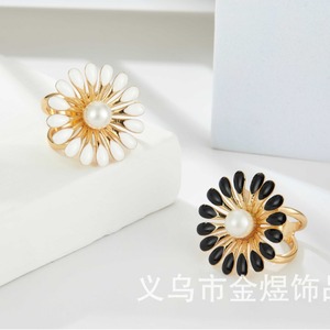 Hebilla para pañuelo Pearl Sunflower, hebillas duraderas de aleación en blanco y negro para pañuelos - Product Image 1