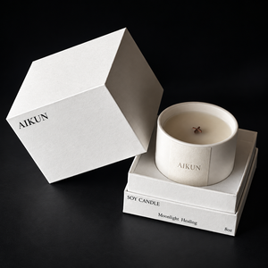 Bougie parfumée en cire de soja Aikun 8oz en céramique blanche avec mèche en bois, coffret cadeau, étiquette privée, emballage personnalisé OEM pour la décoration de la maison - Product Image 1
