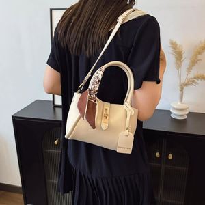Sac seau grande capacité pour femme, style coréen, en PU et polyester, idéal pour les réunions, les rencontres avec la belle-mère et le travail - Product Image 3