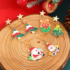 Pendientes colgantes de estrella de cinco puntas asimétricos de moda de aleación de Reno de árbol de Navidad de Papá Noel de goteo de aceite de dibujos animados transfronterizos - Product Image 4