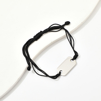 Bracelet pour homme en acier inoxydable noir avec cordon, barre d'identification rectangulaire argentée, multi-brins, ajustable avec nœud coulissant, idéal pour les fêtes, cadeau minimaliste