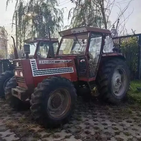 Nieuwe Tractor 140 Pk, Nieuw Vermeld, Vaak Gebruikt In De Nieuwe Landbouw, 4*4 Specifications.1.