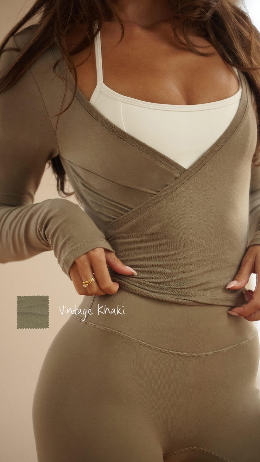 เสื้อครอปสีน้ำตาลคาคี