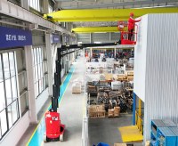 Chariot élévateur vertical électrique Berui AMWP13-7100 avec flèche, hauteur de travail 12,5 m, portée 5,5 m