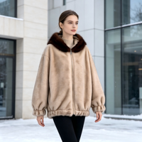 Veste Courte en Fausse Fourrure Haut de Gamme pour Femme – Manteau d'Hiver Tendance, Luxe et Chaleur – Vêtement Décontracté en Peluche pour Dames – Vente en Gros