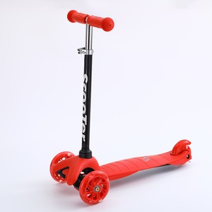 Aluminium Alloy Foldable Kids Scooter <b>Three</b>-Wheel PU Light Included Height Adjustable for Indoor/Outdoor Use - Product Image 3