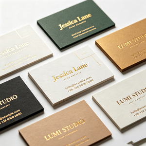 Impresión de Tarjetas de Visita Personalizadas, Papel Premium, Estampado en Lámina Dorada, Laminación Brillante, Formato Cuadrado para Agentes Premium - Product Image 1