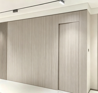 Nouvelle porte intérieure en bois massif, design uni, pré-montée, avec poignée encastrée invisible, pour chambre à coucher.