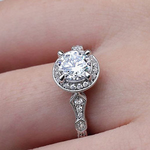 Anillo de circonita con ocho corazones y flechas para mujer, joyería de moda minimalista y brillante - Product Image 1