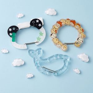 Personnalisez des porte-clés de randonnée en acrylique sur le thème des dessins animés de formes variées - Product Image 1