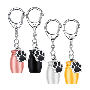 Grosir perlengkapan hewan peliharaan Stainless Steel Pet Memorial <span class=keywords><strong>Ashes</strong></span> Mini guci gantungan kunci dengan cakar pesona kenang-kenangan pemegang untuk pengingat sehari-hari - Product Image 1