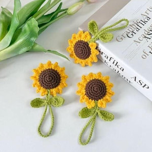 Breloque de sac tournesol au crochet faite main, en coton jaune et vert, style simple, écologique, accessoire porte-clés à vendre - Product Image 2
