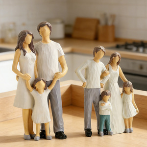 รูปปั้นเรซิ่นครอบครัวสุขสันต์ ของตกแต่งบ้านสไตล์ศิลปะ สำหรับเป็นของขวัญแต่งงาน - Product Image 1