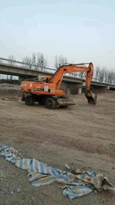 Excavatrice sur chenilles hydraulique Doosan DH210W-7 d'occasion de haute qualité en promotion avec moteur à prix réduit - Product Image 2