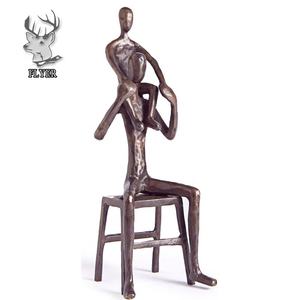 Ottone bronzo <span class=keywords><strong>padre</strong></span> <span class=keywords><strong>di</strong></span> <span class=keywords><strong>famiglia</strong></span> e la madre dei bambini statua in scultura per la decorazione esterna - Product Image 4