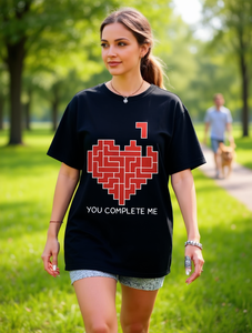 T-shirt bianca da donna per amanti degli animali domestici, stampa di zampa a cuore in acquerello rosso, vestibilità ampia, top estivo casual, in morbido cotone, girocollo, manica corta - Product Image 2