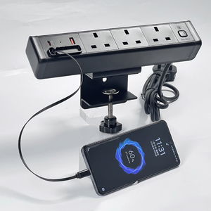 Estación de energía de abrazadera de mesa de múltiples salidas con cable USB C retráctil Compatible con abrazadera estándar de Reino Unido EE. UU. UE en la toma de corriente de escritorio - Product Image 1