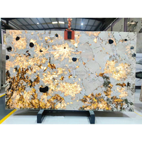 Maoteng Panneau mural en granit de Patagonie rétroéclairé moderne en onyx de luxe de haute qualité Dalle de marbre noir magma doré pour projet de villa