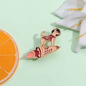 Épinglette en émail métallique Astronaute Laika Chien Spatial Union Soviétique URSS, Broche, Badge, Bijou personnalisé pour vêtements et sacs à dos - Product Image 2