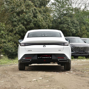 2025長安Eado自動車PLUS 1.5Lコンパクトカーガソリンマニュアルラグジュアリーエディション価格割引 - Product Image 2