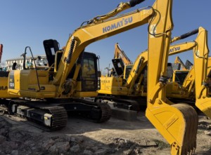 Excavadora Komatsu pc120 usada, 99% nueva, de 12, 11 y 13 toneladas, con pocas horas de trabajo, motor original, en stock. - Product Image 6