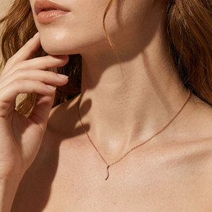 Collier pendentif en or rose 18 carats massif, forme élégante et courbée, serti de diamants naturels véritables, bijou raffiné très populaire pour femme, idéal comme cadeau. - Product Image 4