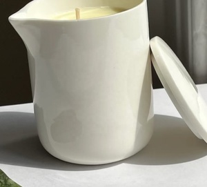 Pot à bougie de massage en céramique vide de 6 oz, blanc brillant, en forme de fleur, avec bec verseur et poignée - Product Image 5