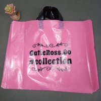 Logo personnalisé imprimé Boutique rose plastique transporteur cadeau sacs à provisions pour petites entreprises au détail chaussettes