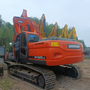Excavadora de 25 Toneladas DX225 225 LC con Sistema Mecánico, Fabricada en Corea, Excavadora Usada Doosan en Shanghái, Precio de Fábrica - Product Image 1