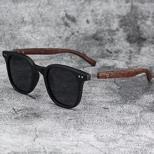 Gafas de Sol de Diseño Vintage con Montura Grande Color Verde Azulado para Hombre y Mujer, Protección UV400, con Textura de Madera y Material de PC, Venta al Por Mayor - Product Image 1