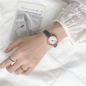 Montres pour femmes de petite taille, au style moderne et tendance, faciles à assortir, minimalistes, pour les écolières, avec des cadrans de petite taille. - Product Image 5