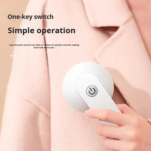 Mini rouleau anti-peluche adhésif, rouleau portable de voyage, boule anti-peluche, poils d'animaux, vêtements, peluches, dépoussiérage et produits de récupération des restes alimentaires - Product Image 2