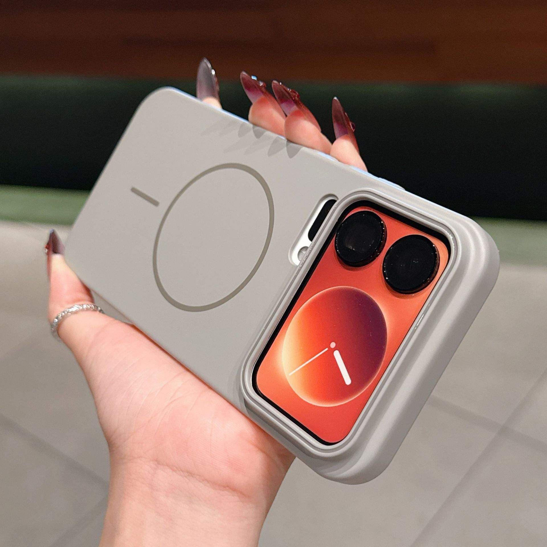 สีเทาไทเทเนียม