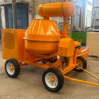 En stock, expédition directe : Bétonnière hydraulique à levage pour travaux de construction extérieure